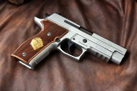 Sig Sauer P226 custom pistol grips | Bestpistolgrips