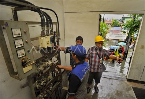 Perbaikan Gardu Distribusi Pln Antara Foto