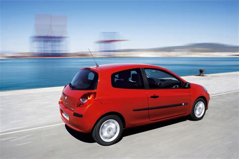 2005 Renault Clio Review - Top Speed