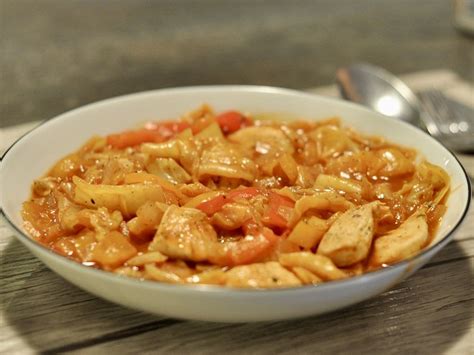 Paprika Gulasch mit Hähnchen von Hexenbackstube Chefkoch