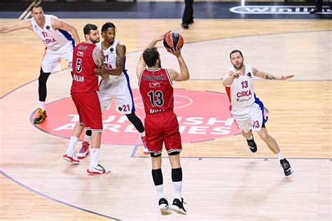 Eurolega Milano Si Consola Con Il Terzo Posto Battuto Il Cska