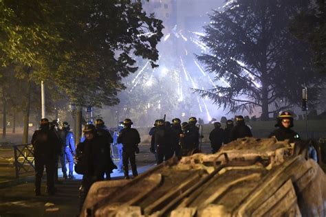 Más De 600 Detenidos En La Tercera Noche De Disturbios En Francia