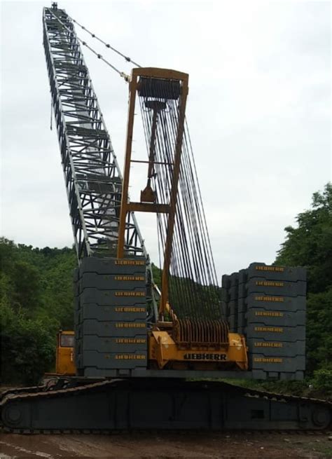 Hydraulic Crawler Cranes Rental Services Lifting Capacity Tons At