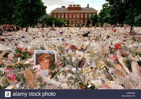 Princess Diana Hi Res Stock Photography And Images Alamy