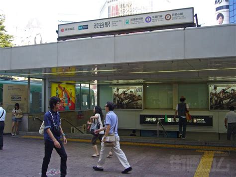 渋谷駅前ハチ公口・西口｜街並み町並み写真集【街画コム】