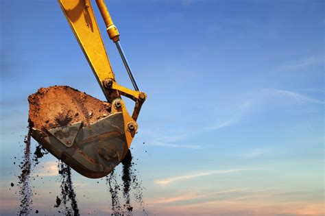 Incidente Sul Lavoro Operaio Colpito Alla Testa Da Una Benna