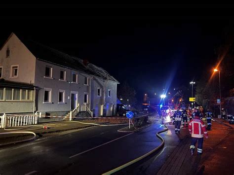 Brandeinsatz Dachstuhlbrand Nach Explosion Feuerwehr Elztal