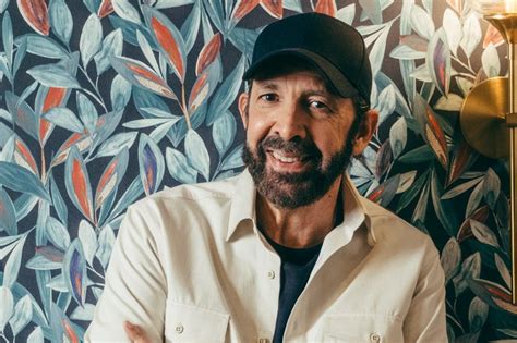 Juan Luis Guerra estrena su disco Radio güira