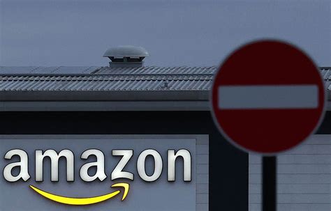 Les Conditions De Travail Chez Amazon Sont D Nonc Es Le Devoir