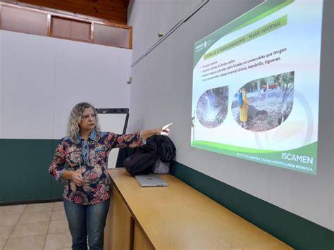 El Iscamen continúa capacitando en el manejo integrado de la mosca del