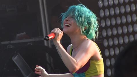 Hayley Williams Blue Hair Monumentour