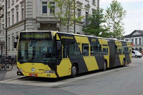 BSU Mercedes Citaro Gelenkbus Mit Vollwerbung Auf Dem Bahnhofplatz