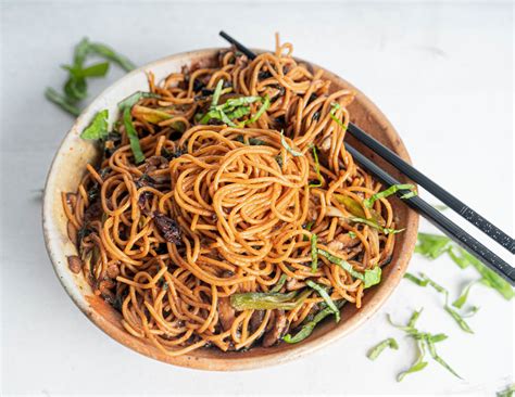 Easy Vegan Yakisoba-Inspired Noodles | The Addy Bean