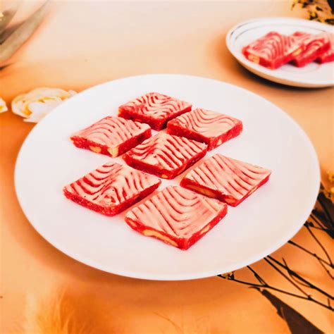 Strawberry Kaju Katli 400gm Sweedesi