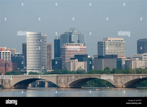 Rosslyn virginia usa rosslyn skyline hi-res stock photography and ...