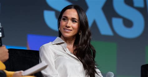 Meghan Markle Ezzel A Fot Val Szegte Meg A Kir Lyi Csal D Egyik