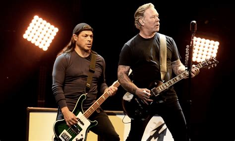 Metallica Met Le Feu Au Stade De France En Reprenant Johnny Hallyday