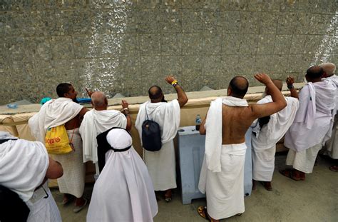 Photo Gallery Muslims Perform Hajj Rituals In Mena And Mecca