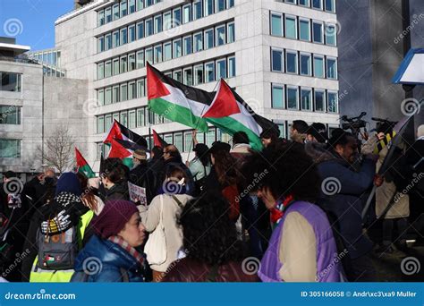 Demonstration By Palestinians And Israeli At International Court Of