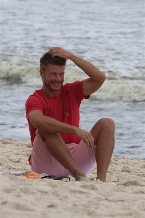 Todo Sorridente Rodrigo Hilbert Grava Na Praia Do Leblon Quem Quem