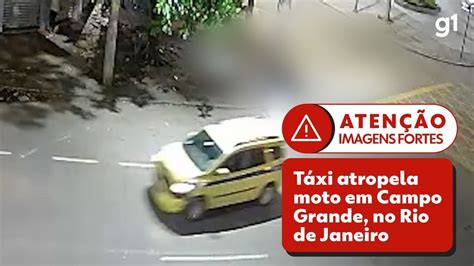 Vídeo mostra momento em que táxi avança sinal e atinge moto em Campo