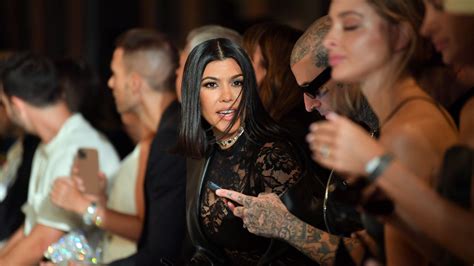 Kourtney Kardashian Enceinte En Bikini Kourtney Kardashian A Encore
