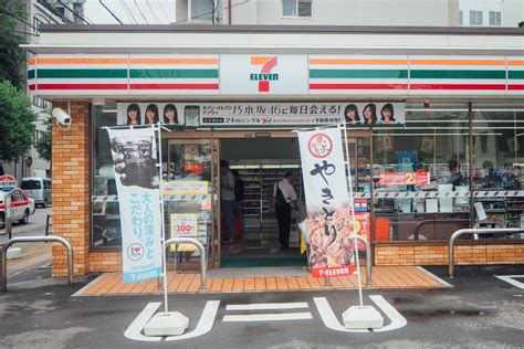 【日本】日本便利店美食推荐及日本7 11、lawson、日本全家必买限定商品介绍，日本便利店伴手礼就看这篇！ 旅行桃