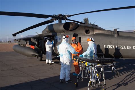 Helicóptero De La Fach Traslada A Paciente Crítico Desde Santiago A