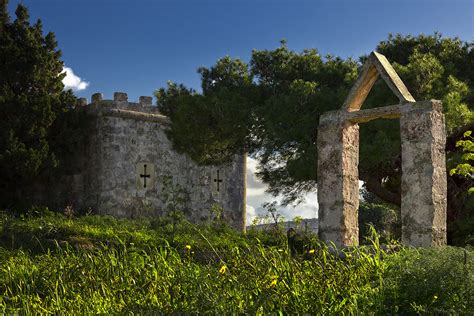 Fairytale The Grounds Of The Derelict Castel Qannotta In W Flickr