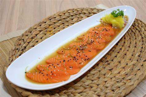 Tiradito de Salmón por Iwao El Gourmet