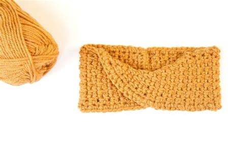 Golden Fave Twist Headband Free Crochet Pattern Mama In A Stitch