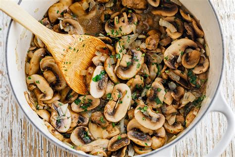 Creamy Mushroom Soup Recipe Cream Of Mushroom Soup Recipe — Eatwell101