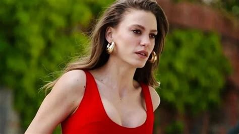 GQ Türkiye nin kapağı olan Serenay Sarıkaya yeni imajıyla dikkatleri