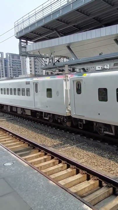 117次往潮州新自強號大慶狂飆通過台鐵 Emu3000 新自強號 117次 狂飆通過 Youtube