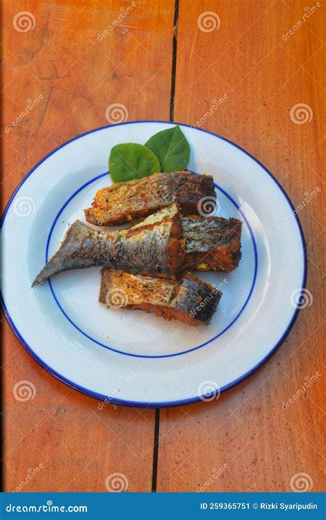 Patin Goreng is a Traditional Indonesian Food Stock Image - Image of plant, restaurant: 259365751