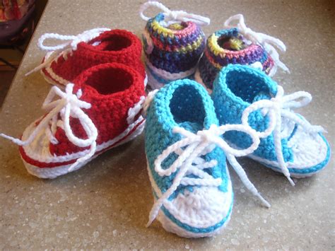 Ravelry Baby Converse Pattern By Suzanne Resaul