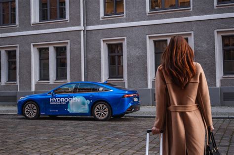 Hydrogen Fuel Cell Ev Taxi Fleet By H2 Moves Berlin Passes One Million