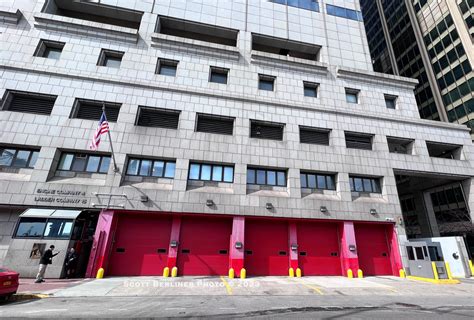 FDNY ENGINE 4 TOWER LADDER 15 FIREHOUSE Scott Berliner Flickr