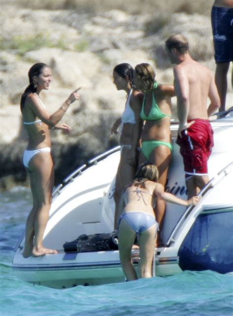 Pippa Middleton Topless Candid Photos Takes Off White Bikini Top Pornstar Magazine Cover