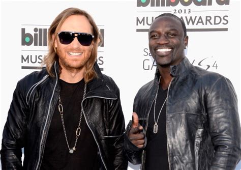 Billboard Music Awards David Guetta Posa Com Akon No Tapete Azul Popline