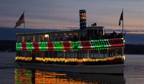 Lake Geneva Santa Cruise Offers Festive Holiday Boat Rides for Families - Milwaukee With Kids