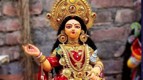 Kojagari Lakshmi Puja অল্পেই তুষ্ট দেবী লক্ষ্মী সমৃদ্ধি ঐশ্বর্য