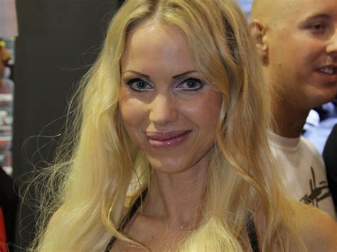 Porno Sternchen Annina Ucatis Wie Teuer Ist Sie Promiflash De