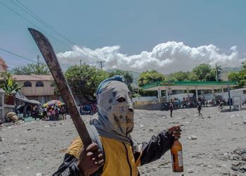 Movimiento de autodefensa Bwa Kale enfrenta a pandillas en Haití