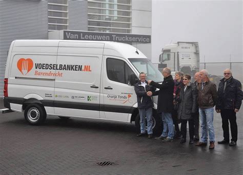 Nieuwe Bus Voor Voedselbank Barendrecht Dankzij Schenkingen