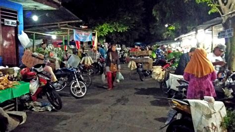 Setono Betek Pasar Sayur Di Malam Hari