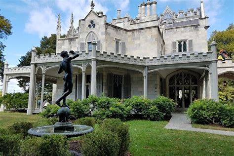 Lyndhurst Mansion - Charlotte's Texas Hill Country