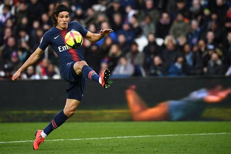 El Psg Estar A Dispuesto A Vender A Edinson Cavani Por O Millones