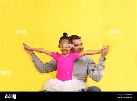 Single Divorced Dad Plays With His 4 Year Old Brunette Latina Daughter