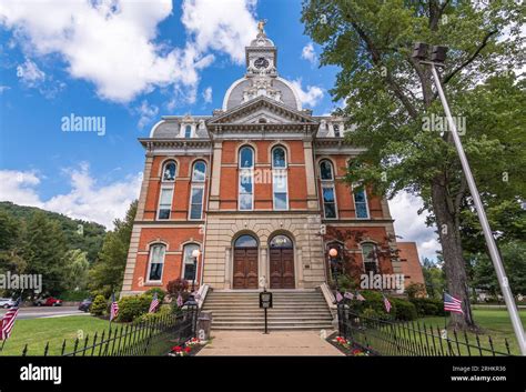 Warren County Courthouse Hi Res Stock Photography And Images Alamy